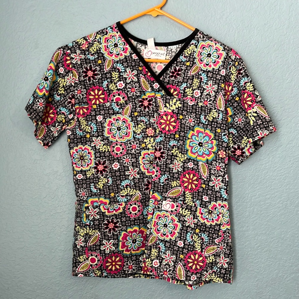 Peaches Women’s scrub top